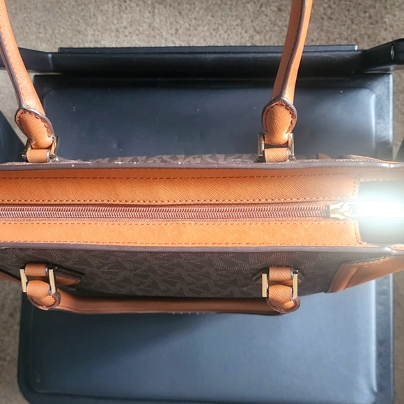 Michael Kors Brown and Tan Structured Tote Bag - Picture 5 of 7